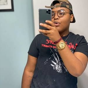 Meet your Posher, Ayesia